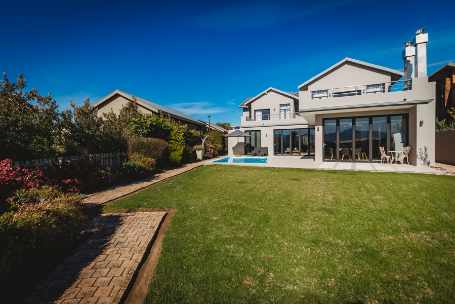 4 Bedroom Property for Sale in Herolds Bay Western Cape